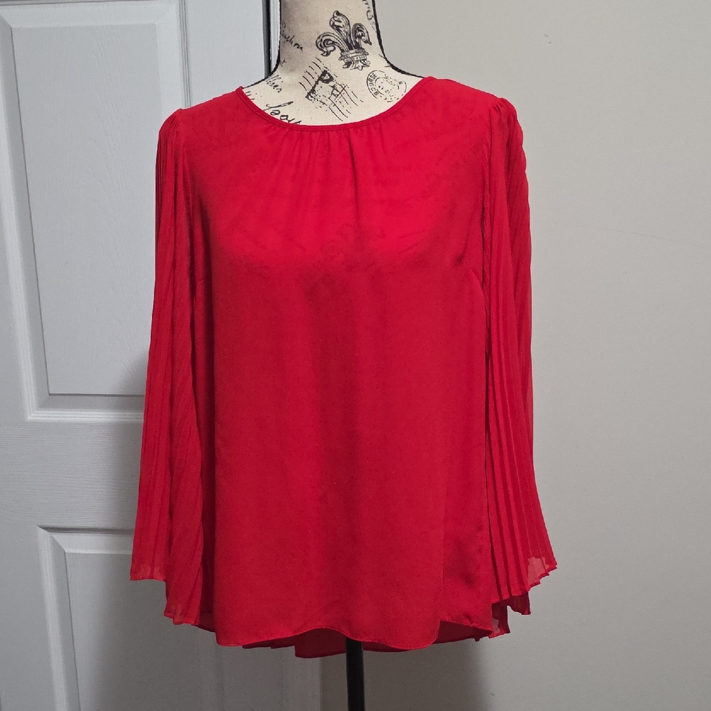 Vince Camuto Chiffon Sleeve Pleated Hi Lo Shirt, Top Red Petite XSP